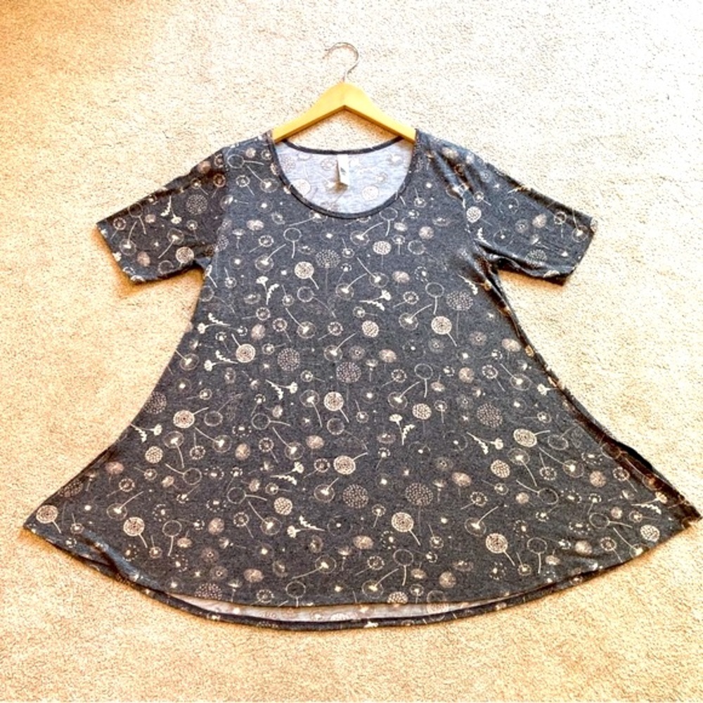 LuLaRoe “Perfect Tee”, size Small, Gray Dandelion Oversized Tunic